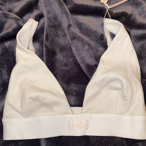 Brand new with tags SKIMS cotton plunge bralette